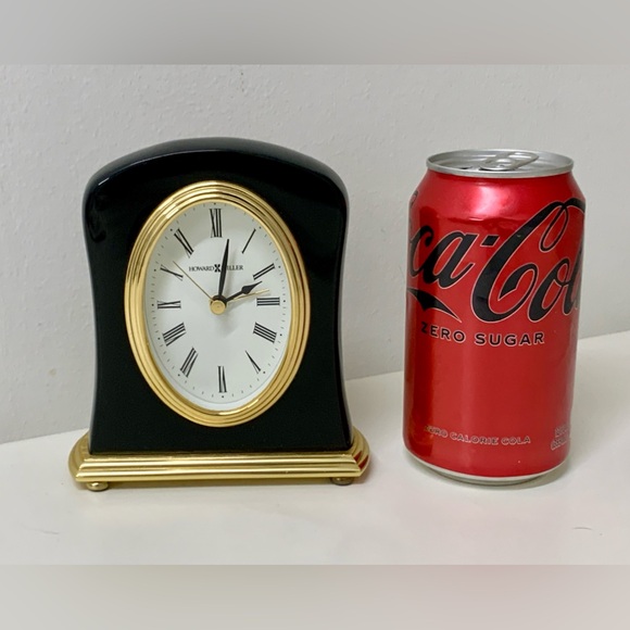 Vtg Howard Miller Glossy Black Gold Art Deco Roman Numeral Quartz Desk Clock - Picture 6 of 12